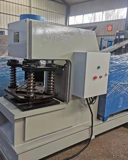 液压剪角机图片.jpg 液压剪角机图片.jpg